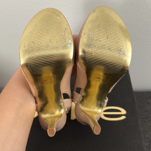 Bebe nude heels with sling back - Picture 4 of 6